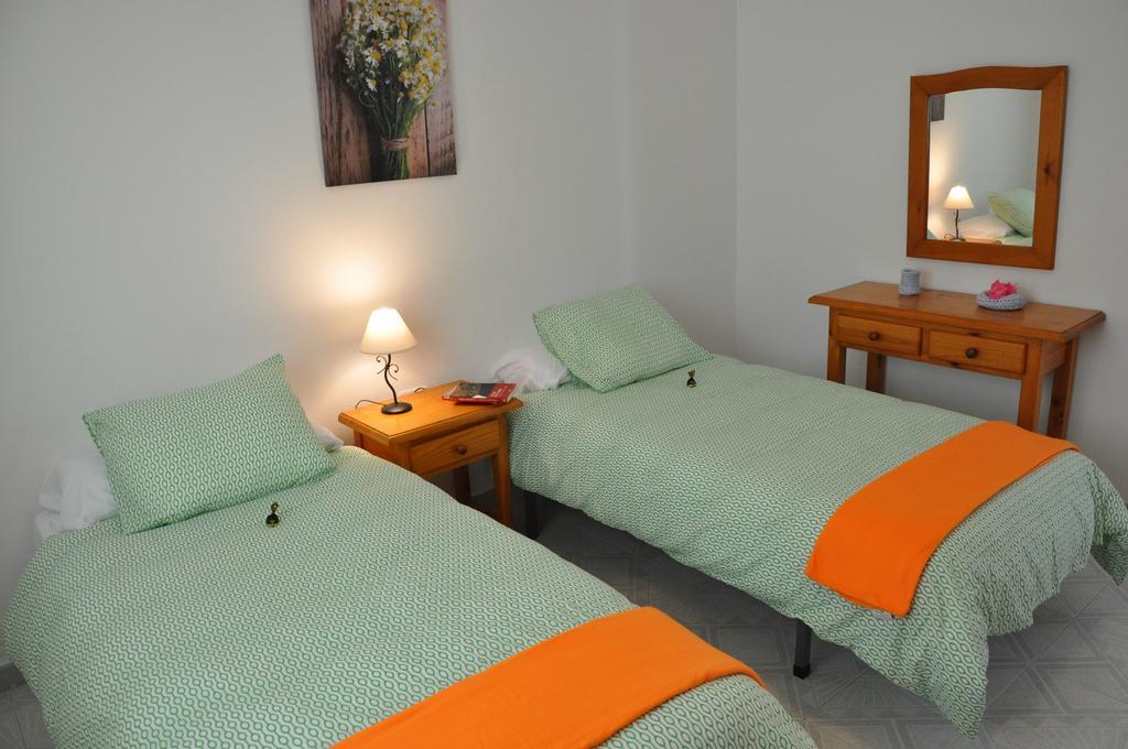 La Casita De Mari Carmen Guest House Mala Bagian luar foto