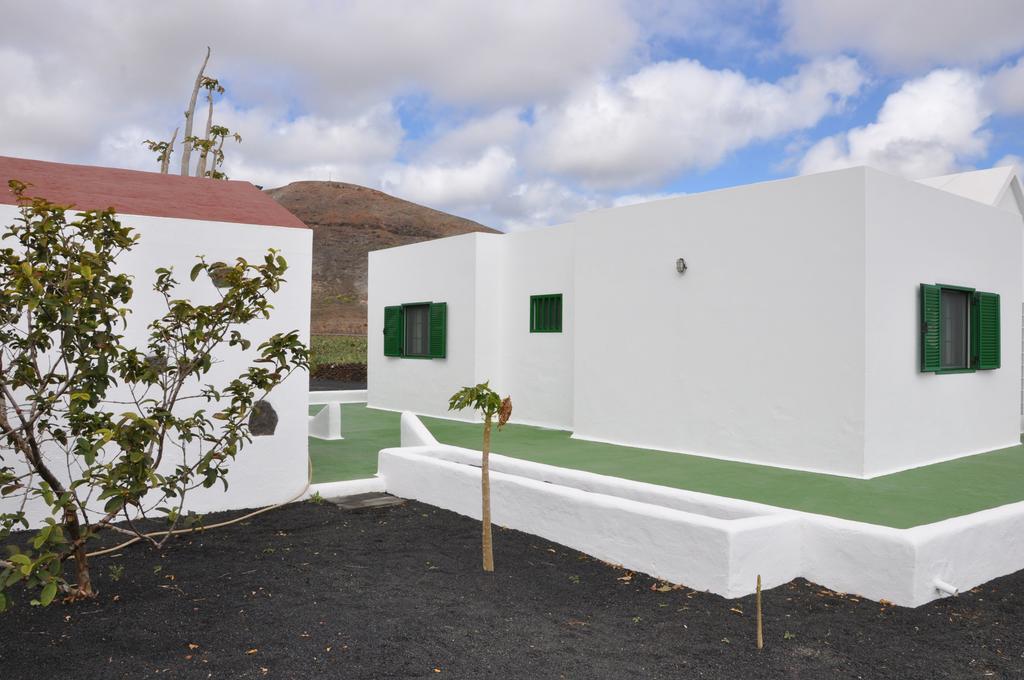 La Casita De Mari Carmen Guest House Mala Bagian luar foto