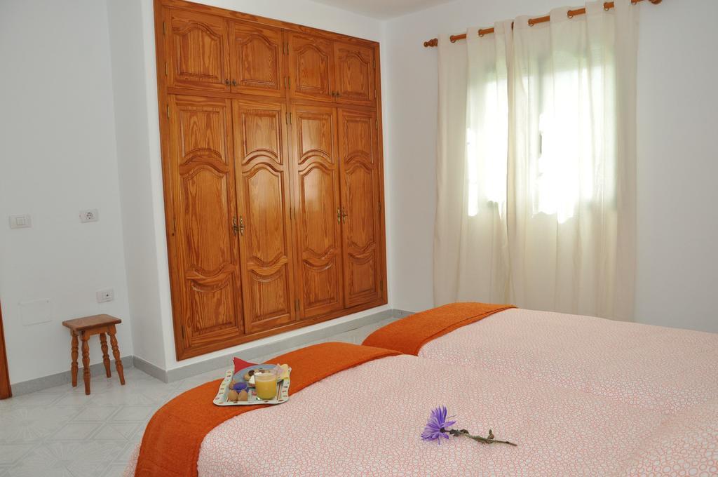 La Casita De Mari Carmen Guest House Mala Bagian luar foto