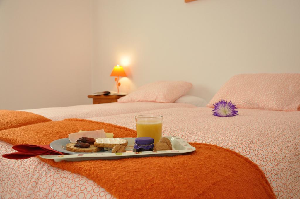 La Casita De Mari Carmen Guest House Mala Bagian luar foto