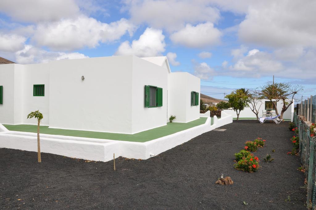 La Casita De Mari Carmen Guest House Mala Bagian luar foto